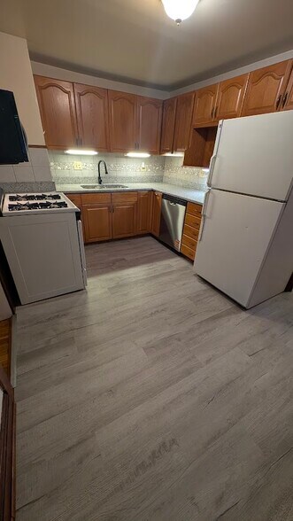 Building Photo - 1973 W 44th St