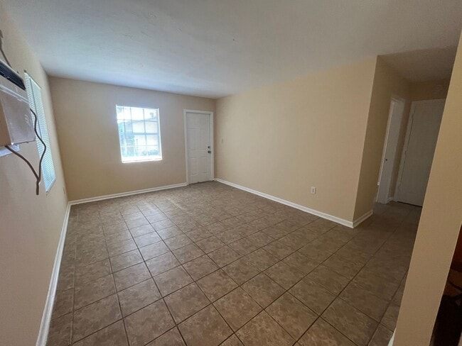 Building Photo - Balsamo Trust 182