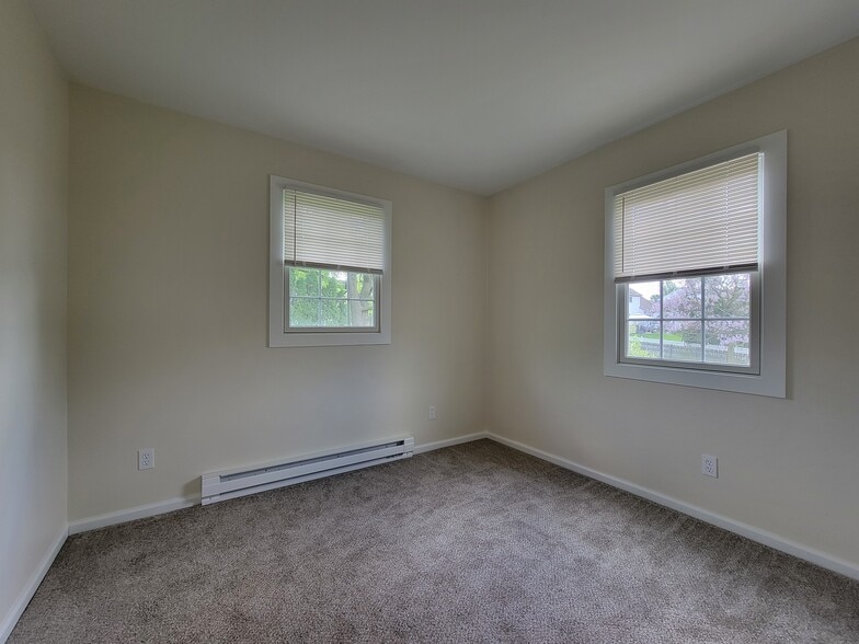 Building Photo - 32 Cranfield Ct