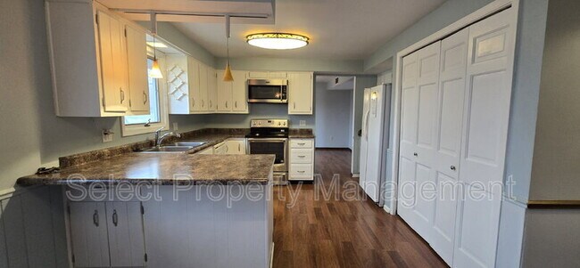 Building Photo - 6208 Landmark Dr