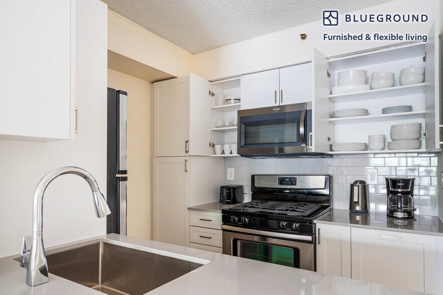 Building Photo - 444 Washington Blvd