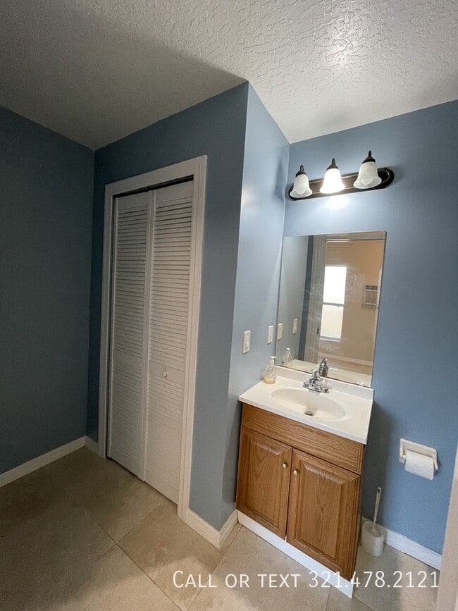 Building Photo - 611 Americana Blvd NE