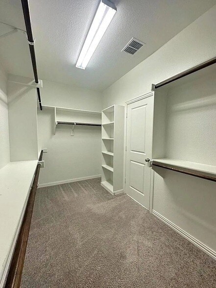 Building Photo - 5491 Blue Quail Dr