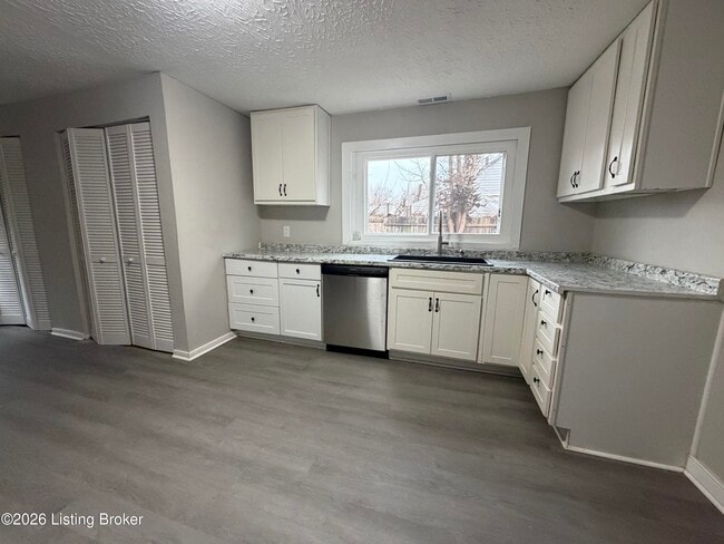 Building Photo - 207 N 19th St