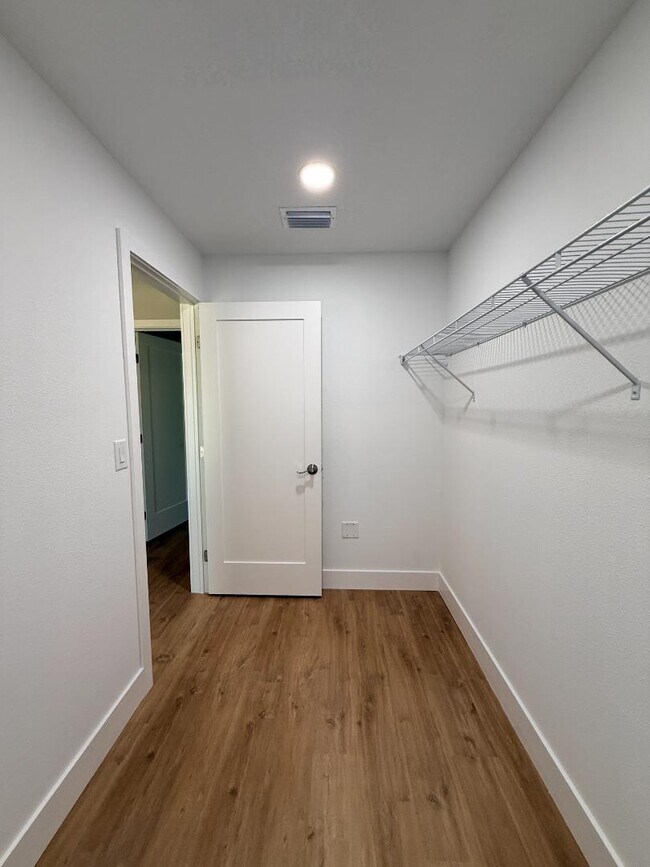 Building Photo - 2186 W G Martinelli Blvd