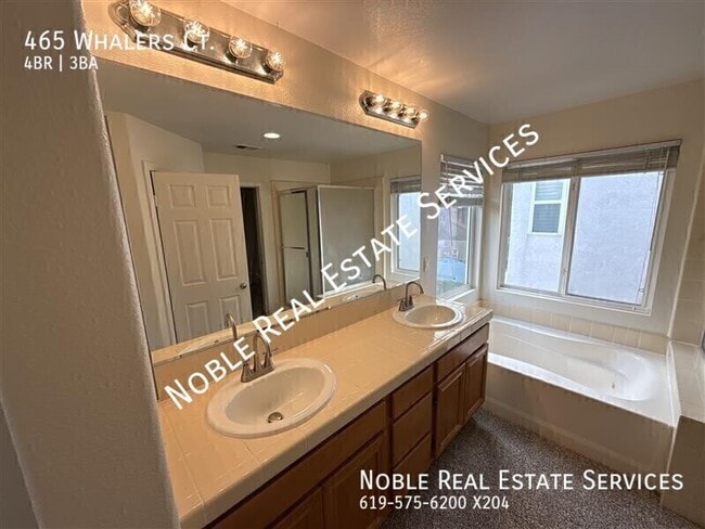 Building Photo - 465 Whalers Ct