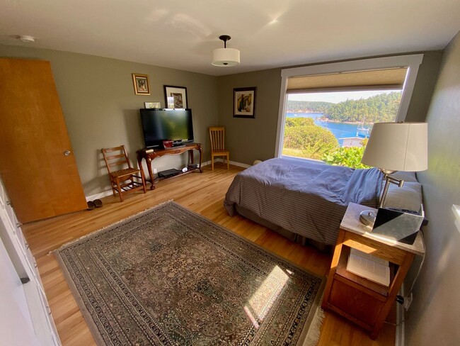 Building Photo - High Quality Term Rental in Town with Harb...