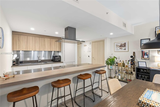 Building Photo - 1000 Brickell Plaza