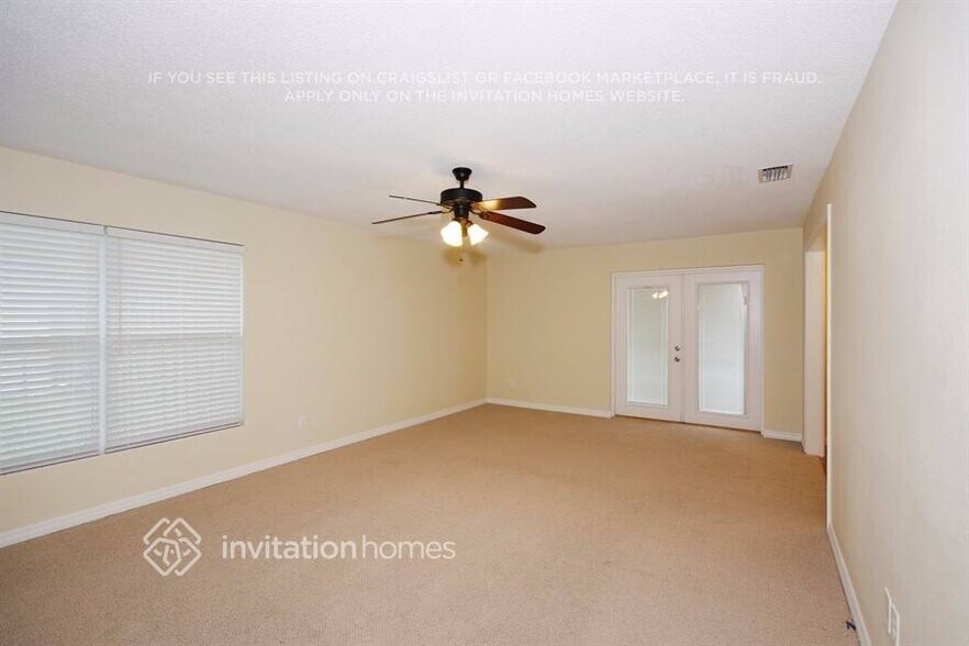 Building Photo - 3900 Lejune Ave