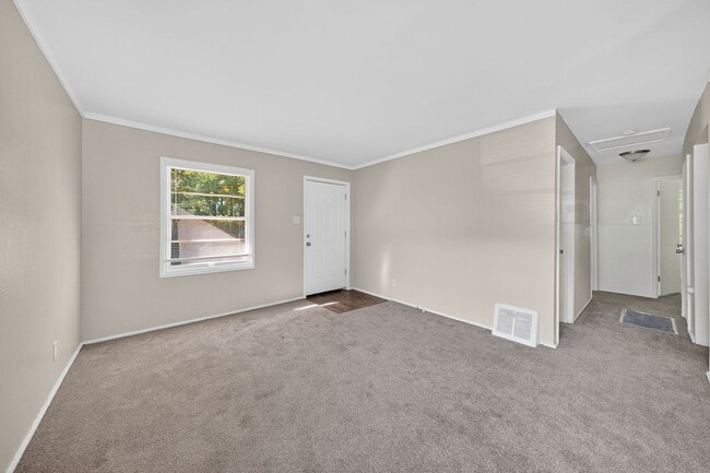 Building Photo - 115 Spring Garden Dr