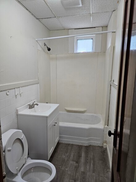 Building Photo - 37 Vernon St