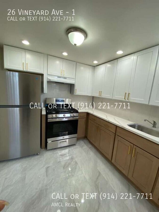 Building Photo - 26 Vineyard Ave