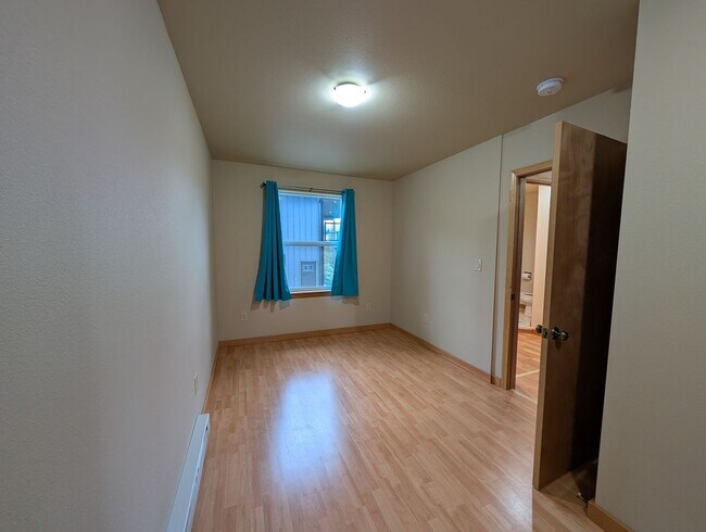 Building Photo - Unfurnished Auke Bay Home, 3BD+Den, 2BA, H...