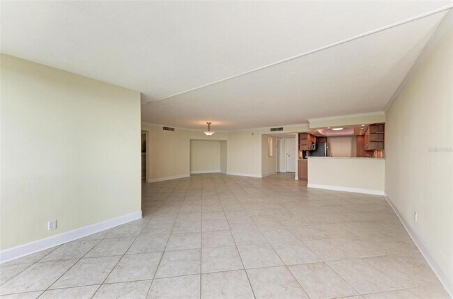 Building Photo - 435 S Gulfstream Ave