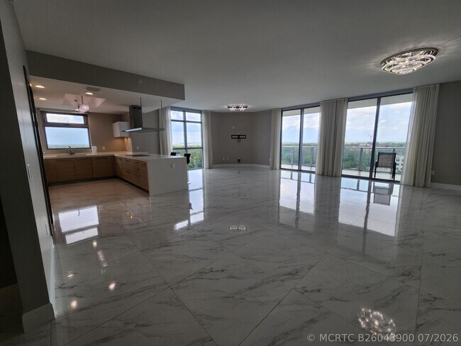 Building Photo - 17301 Biscayne Blvd