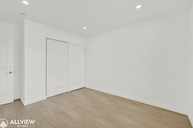 Building Photo - Fully Renovated 4-Bedroom Home with Firepl...