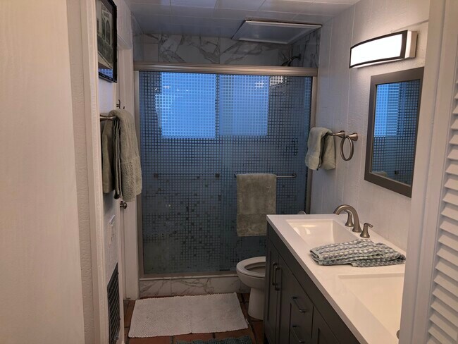 bathroom - 25414 Malibu Rd