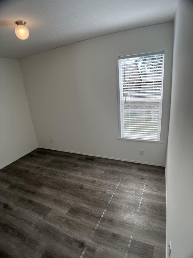 Building Photo - 13940 Bundoran Ave