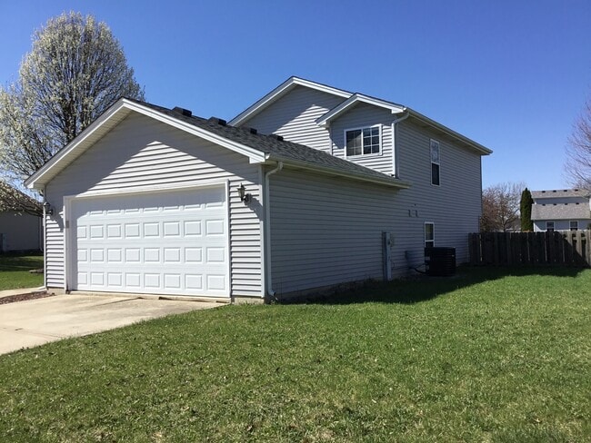 Building Photo - 1509 Green Trails Dr