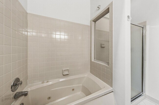 Building Photo - 5921 Barbados Pl