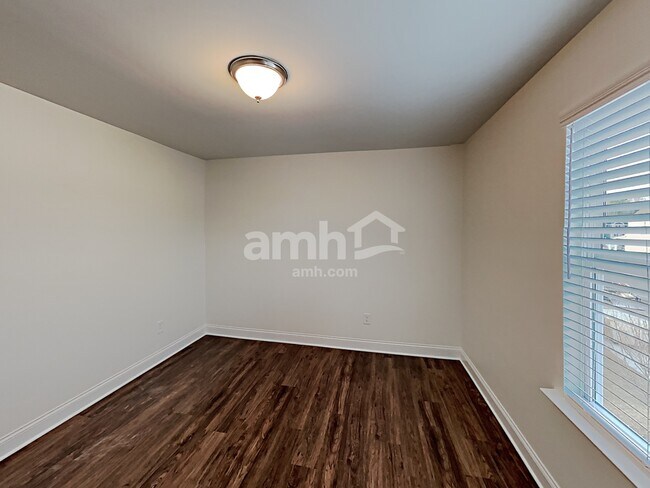 Building Photo - 132 Rivulet Dr