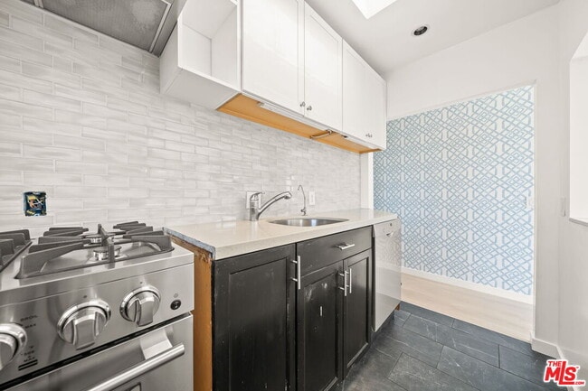 Building Photo - 1225 S Longwood Ave