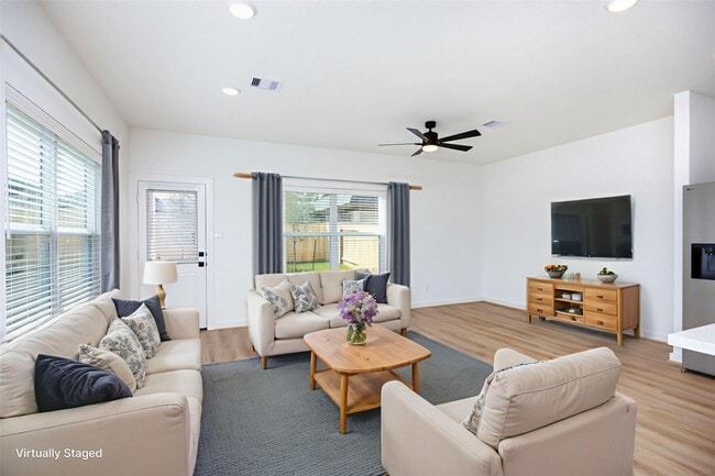 Building Photo - 2031 Longmire Villas Ct