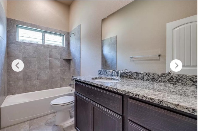 Building Photo - 2025 Lake Vista Dr