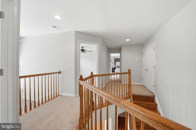 Building Photo - 6355 Willowfield Way