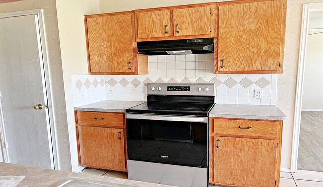 Building Photo - 4203 Lonesome Dove Dr