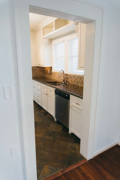 Building Photo - 4307 Junius St
