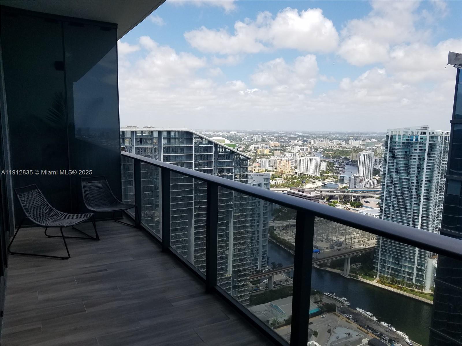 Building Photo - 801 S Miami Ave