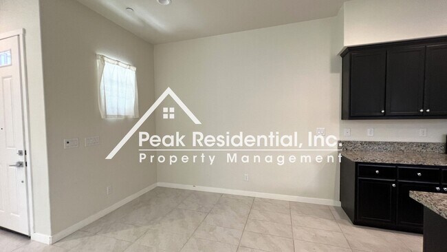 Building Photo - Newer 3bd/2.5ba West Sacramento Home with 2 Car Garage!