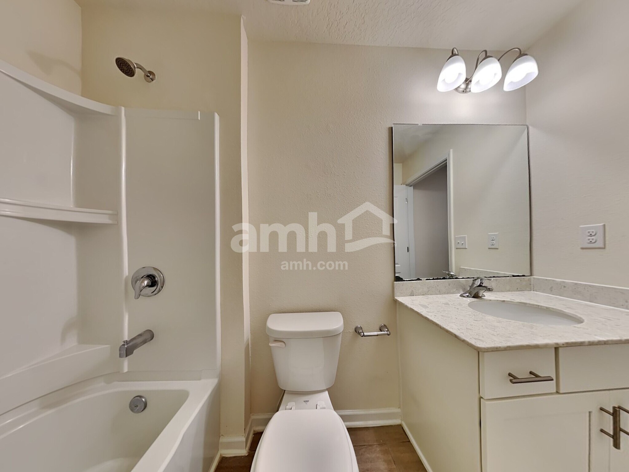 Building Photo - 297 N Hamilton Springs Rd