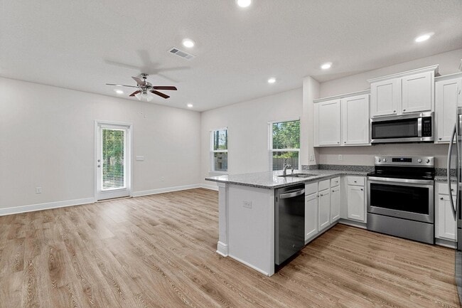 Building Photo - 227 Sandhill Pines Dr