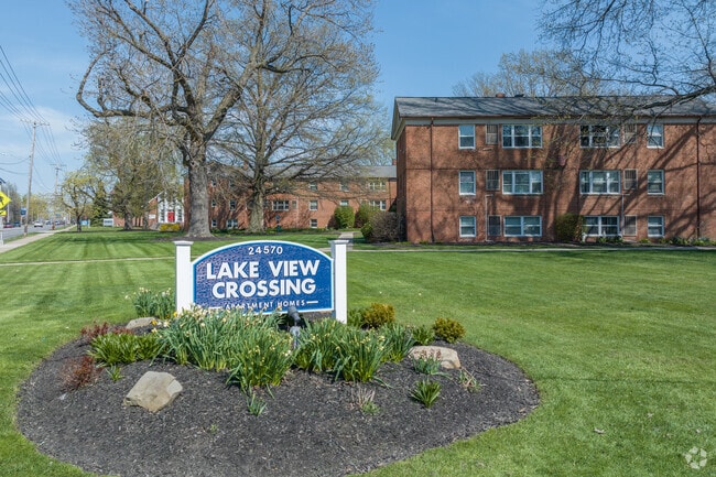 Building Photo - LakeView Crossing