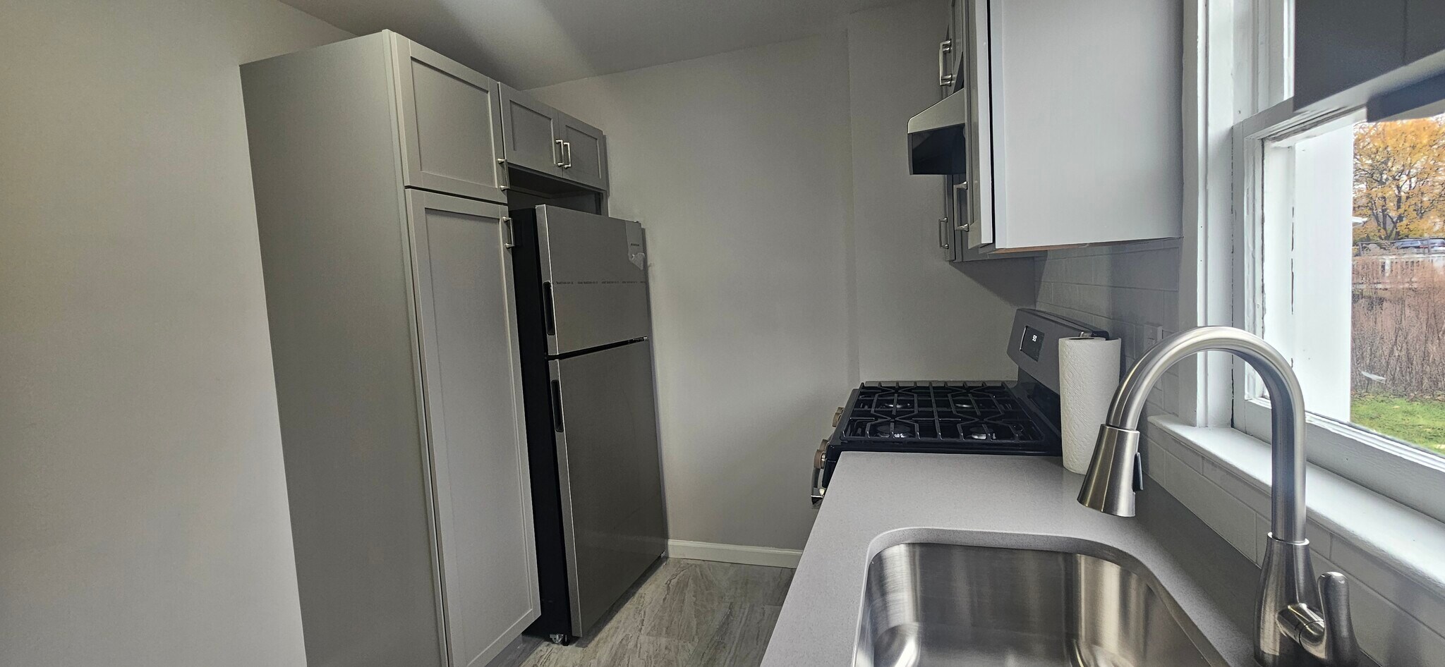 Building Photo - 665 Milford Point Rd