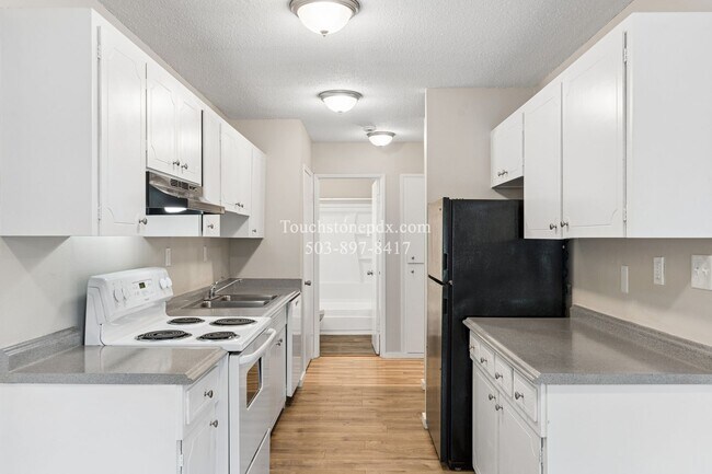 Building Photo - 706 NE 99th Ave