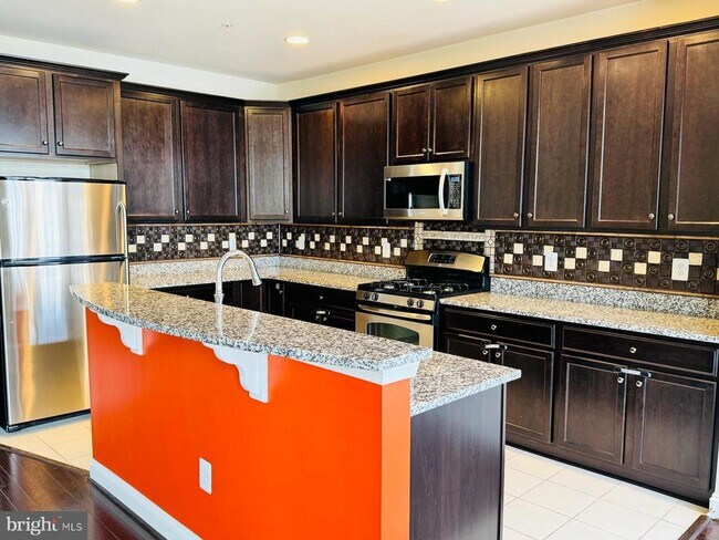 Building Photo - 12406 Carriage Park Pl
