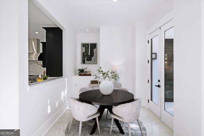 Building Photo - 3040 Wallace Cir SE