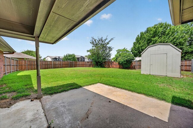Building Photo - Spacious Denton Home with Dual Primary Suites & Oversized Lot!