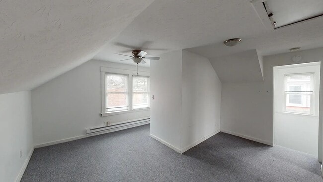 Building Photo - Michigan Ave