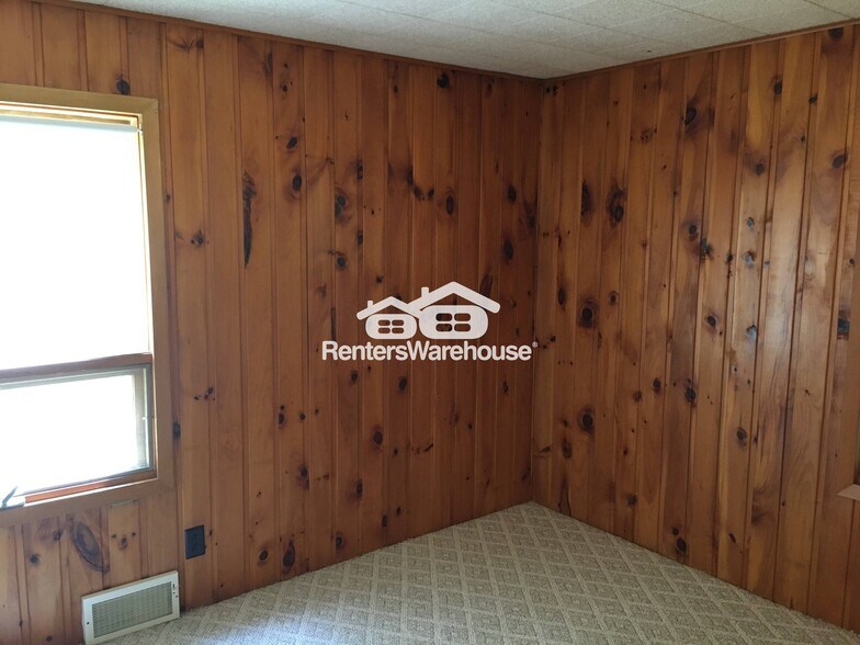 Building Photo - 1137 Birchwood Ln