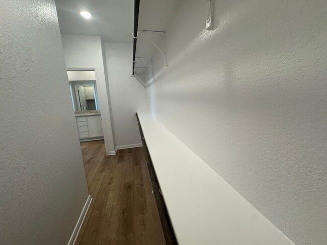 Building Photo - Stunning 3x2 Luxury Duplex in Buda, TX!