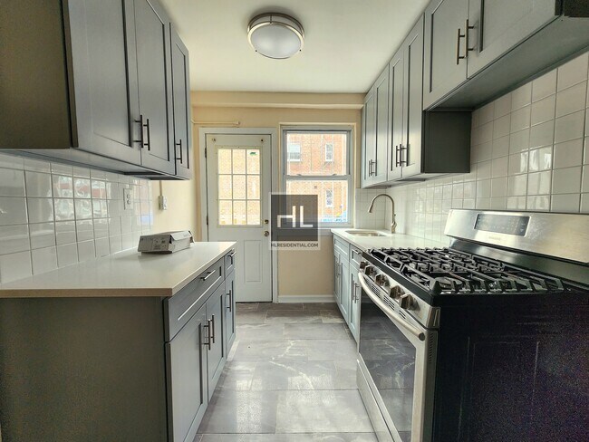 Building Photo - KINGS HIGHWAY