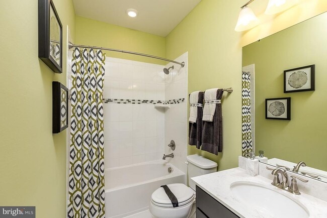 Building Photo - 3437 10th Pl SE