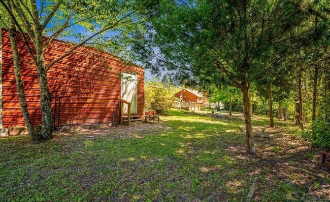 Building Photo - 539 Childers St