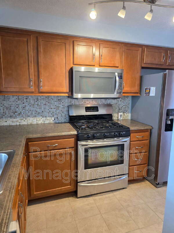 Building Photo - 373 Scott Ln