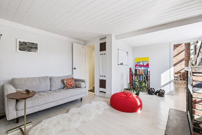 Building Photo - 464-470 Central Ave