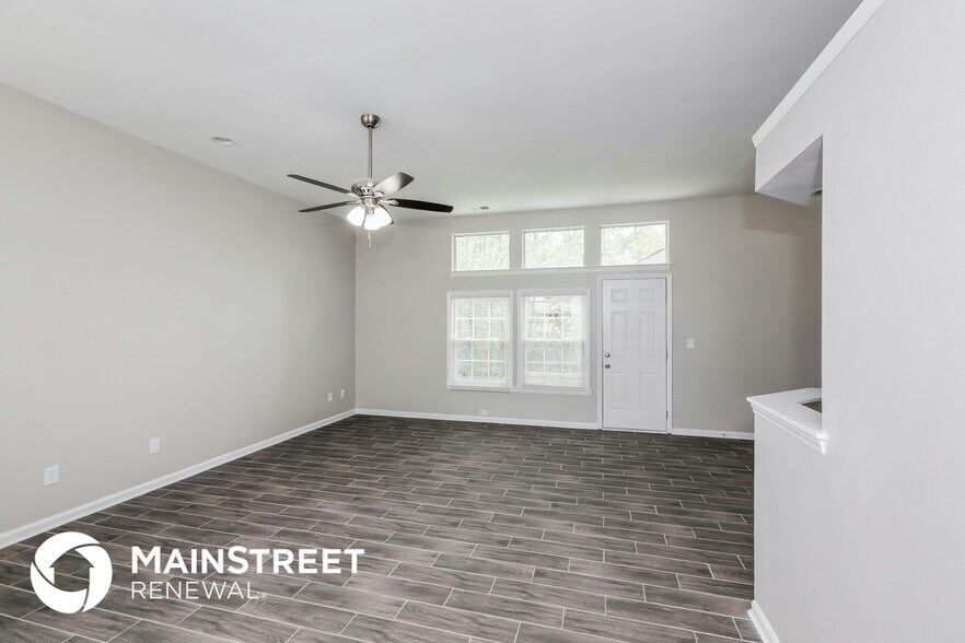 Building Photo - 10005 Dunfries Rd